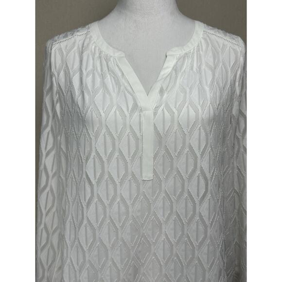 Chico's Size 00/XS White Sheer Long Sleeve Blouse V Neck Texture Classic Beach - Picture 2 of 16
